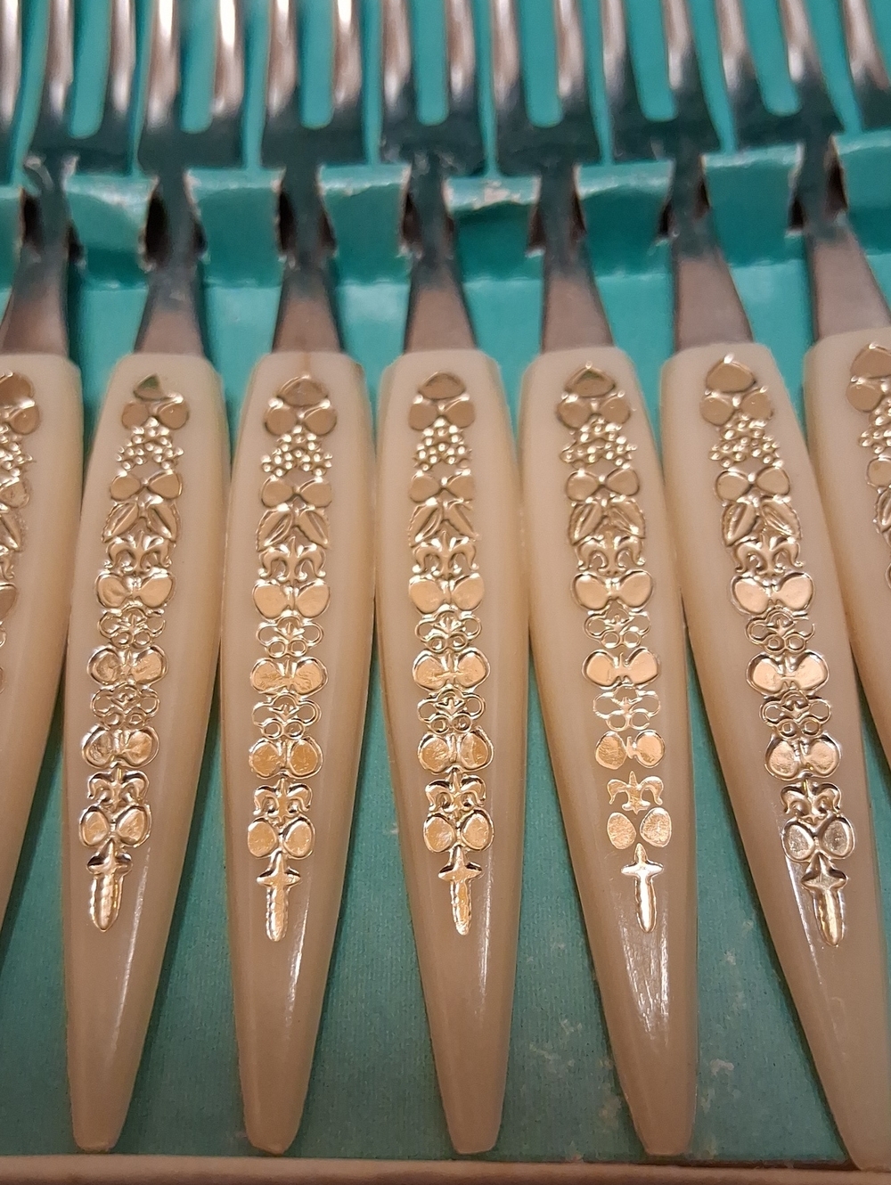 Vintage Stainless Steel Hors d'Oeuvre Forks with Cream Floral Handles - Picture 2 of 4